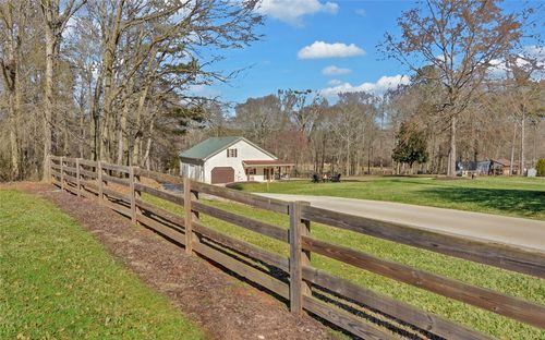 1483 Roper Rd, LAVONIA, GA, 30553-4760 | Card Image