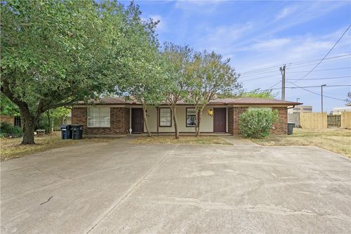 200 Yale Cir, College Station, TX, 77840-4635 | Card Image