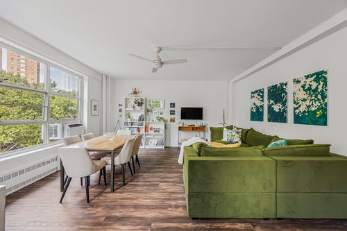 5h-80 La Salle St, New York, NY, 10027-4712 | Card Image