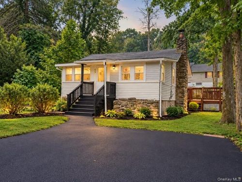 65 Glenwood Rd, Monroe, NY, 10950-6801 | Card Image