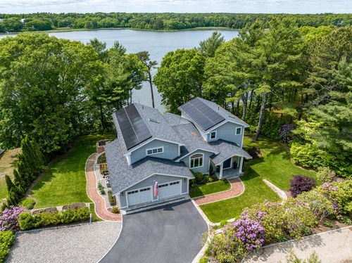 585 Santuit Rd, Cotuit, MA, 02635-3232 | Card Image