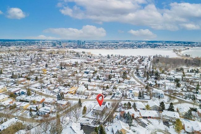 696 Hillview Cres, House other with 6 bedrooms, 5 bathrooms and 10 parking in Pickering ON | Image 49