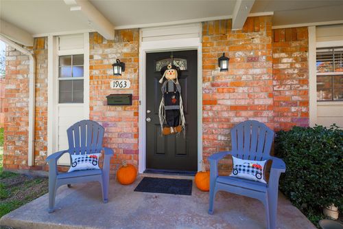 1963 Shorewood Dr, Grapevine, TX, 76051-2772 | Card Image