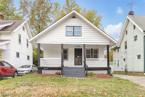 1554 E 221st St, Euclid, OH, 44117-1548 | Card Image