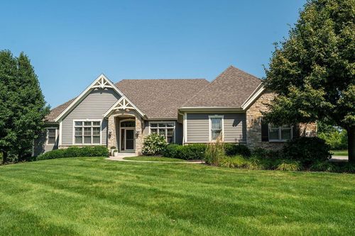 N37W23604 Broken Hill Circle, PEWAUKEE, WI, 53072 | Card Image