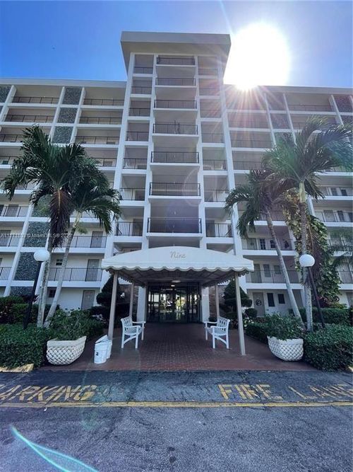 204-3100 N Palm Aire Dr, Pompano Beach, FL, 33069-3889 | Card Image