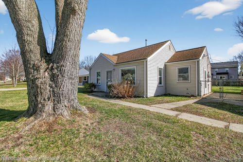 8880 Marlowe Ave, Plymouth, MI, 48170-4034 | Card Image