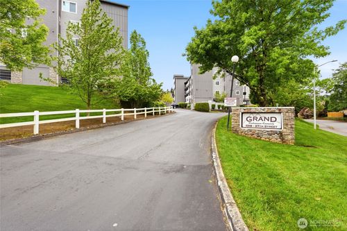 3-534-1318 37th St, Everett, WA, 98201-4689 | Card Image