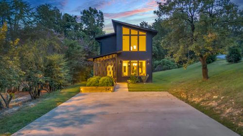 542 Alexander Dr, Chattanooga, TN, 37415-5860 | Card Image