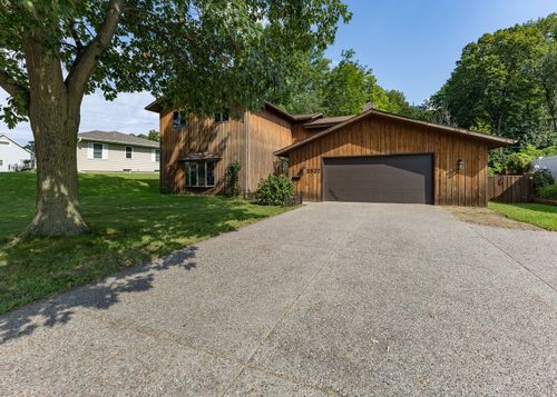 3527 12th Ave, Moline, IL, 61265-3402 | Card Image