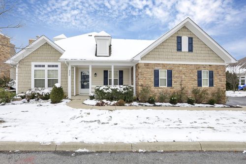 4526 Newport Loop E, Grove City, OH, 43123-8178 | Card Image