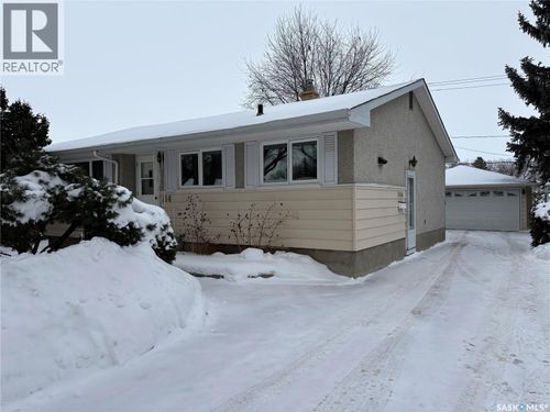 144 Woodward Ave, Regina, SK, S4R3H4 | Card Image