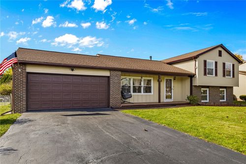 75 Battle Green Dr, Rochester, NY, 14624-4933 | Card Image