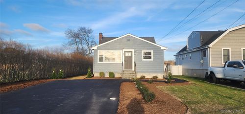 43 Abby Ln, Shirley, NY, 11967-4409 | Card Image