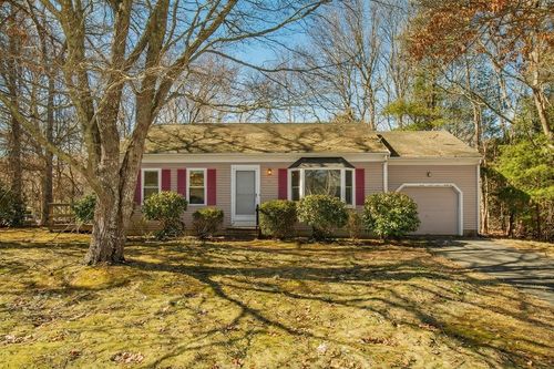 47 May Ln, Centerville, MA, 02632-2605 | Card Image