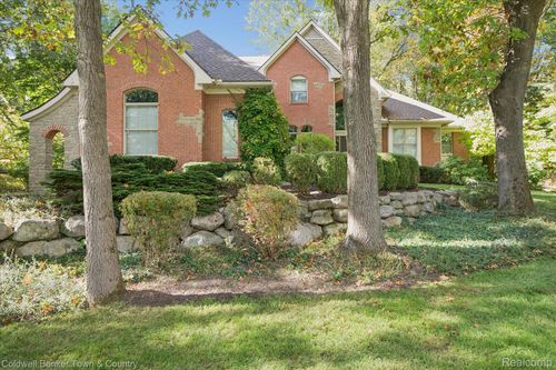 2358 Canterwood, Highland, MI, 48357-4228 | Card Image