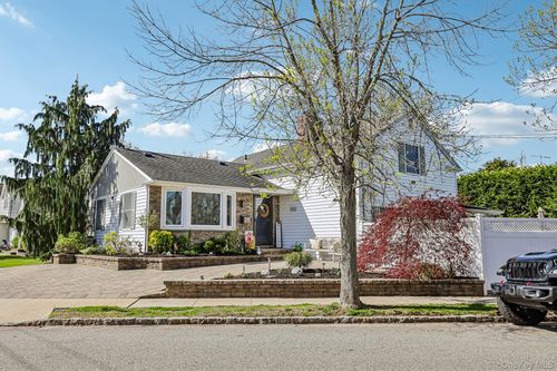 76 S Bay Dr, Massapequa, NY, 11758-8329 | Card Image