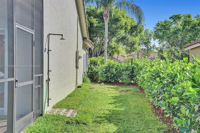 730 Bayside Ln, House other with 4 bedrooms, 3 bathrooms and null parking in Weston FL | Image 56