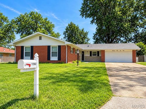 11562 Rock Hampton Dr, Saint Louis, MO, 63138-1141 | Card Image