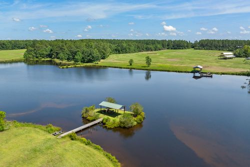 691 E Indian Creek Ranch Rd, Defuniak Springs, FL, 32435 | Card Image