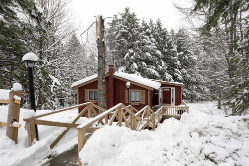 295 Taft Family Rd, Quechee, VT, 05059-3070 | Card Image