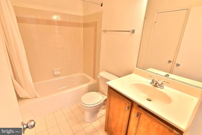 1702 - 1702 Ascot Way, Condo with 2 bedrooms, 2 bathrooms and null parking in RESTON VA | Image 21