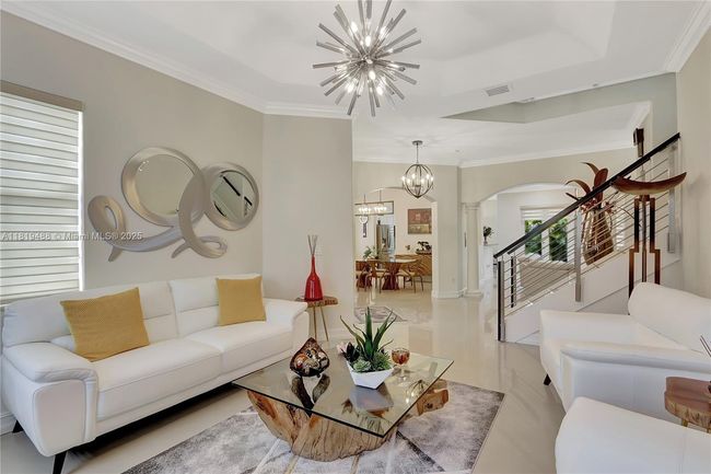 8902 Nw 178 Th Ln, House other with 4 bedrooms, 4 bathrooms and null parking in Hialeah FL | Image 8