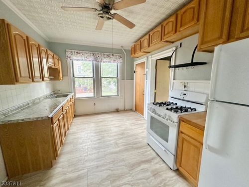 4 Swaine Pl, West Orange, NJ, 07052-5216 | Card Image