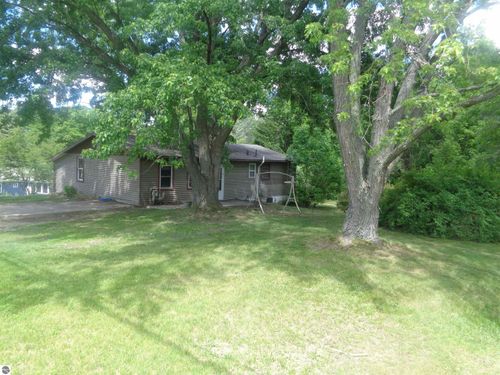 2287 Tower Hill Rd, Houghton Lake, MI, 48629-8961 | Card Image