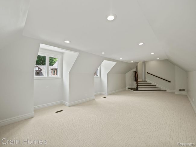 Bonus room over garage | Image 52