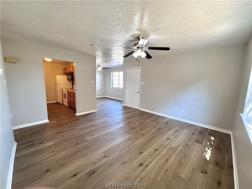 a-704 Navarro Dr, College Station, TX, 77845-6613 | Card Image