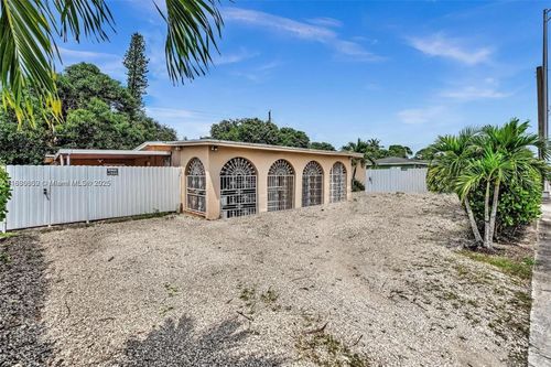 12840 Nw 22nd Ave, Miami, FL, 33167-1931 | Card Image