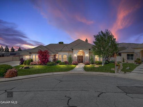 507 Mesquite Dr, Tehachapi, CA, 93561-2466 | Card Image