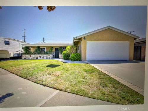 10012 Saint Stephen Cir, Cypress, CA, 90630-3640 | Card Image