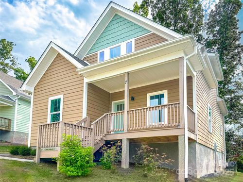 7 Berry Crest Ln, Arden, NC, 28704-1487 | Card Image