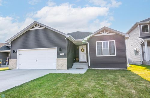 7339 21st St S, Fargo, ND, 58104-7797 | Card Image
