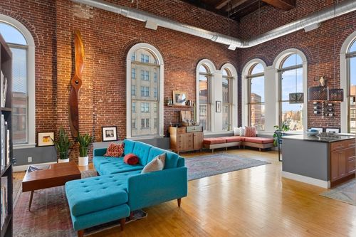 apt-404-10 Kearney Sq, Lowell, MA, 01852-1942 | Card Image