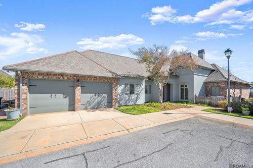 19405 Kelly Wood Ct, Baton Rouge, LA, 70809-6758 | Card Image