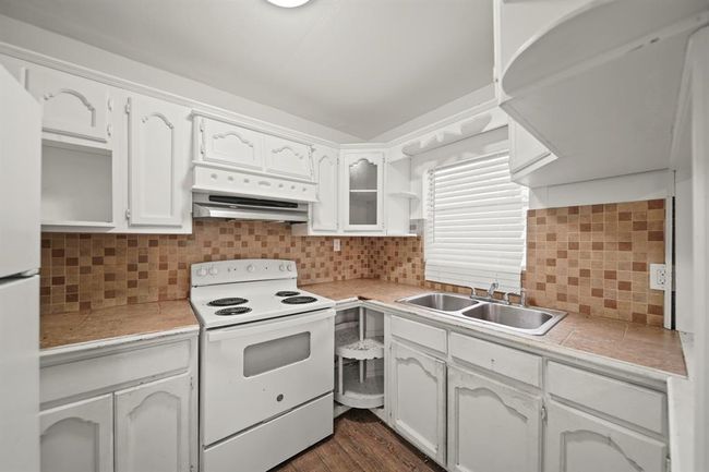 606 W 7 Th St, House other with 3 bedrooms, 1 bathrooms and null parking in Freeport TX | Image 9