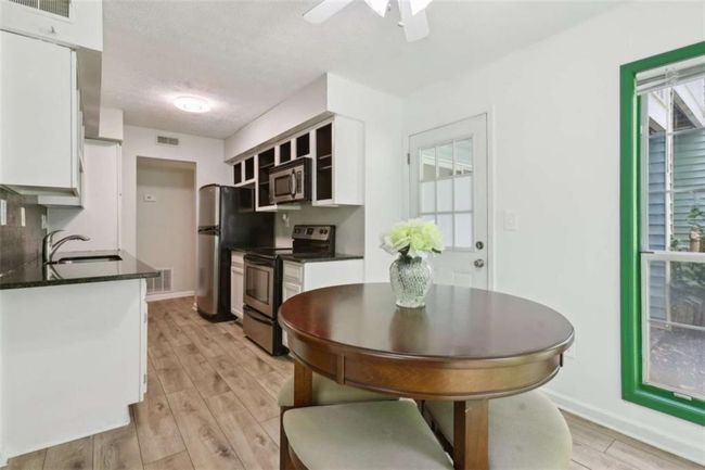 702 Glenleaf Dr, Condo with 2 bedrooms, 2 bathrooms and null parking in Peachtree Corners GA | Image 8