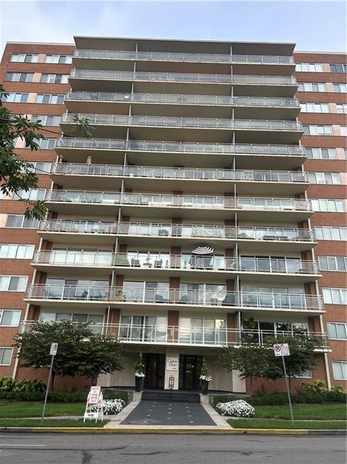 apt-1104-1105-4740 Roanoke Pkwy, Kansas City, MO, 64112-2040 | Card Image