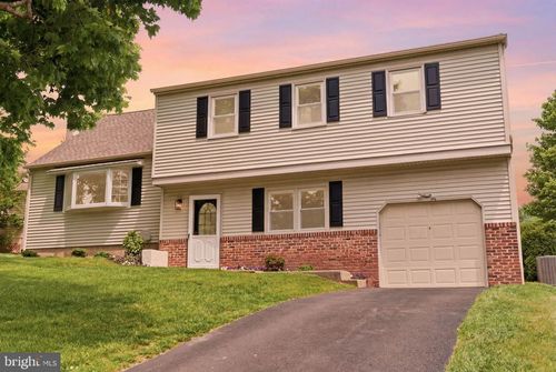 2133 Dapple Dr, Warrington, PA, 18976-1942 | Card Image
