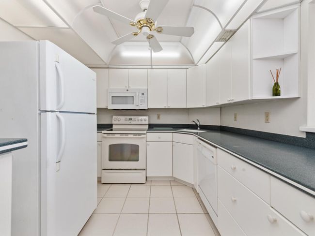 1109 - 380 Seaview Ct, Condo with 2 bedrooms, 2 bathrooms and null parking in MARCO ISLAND FL | Image 7