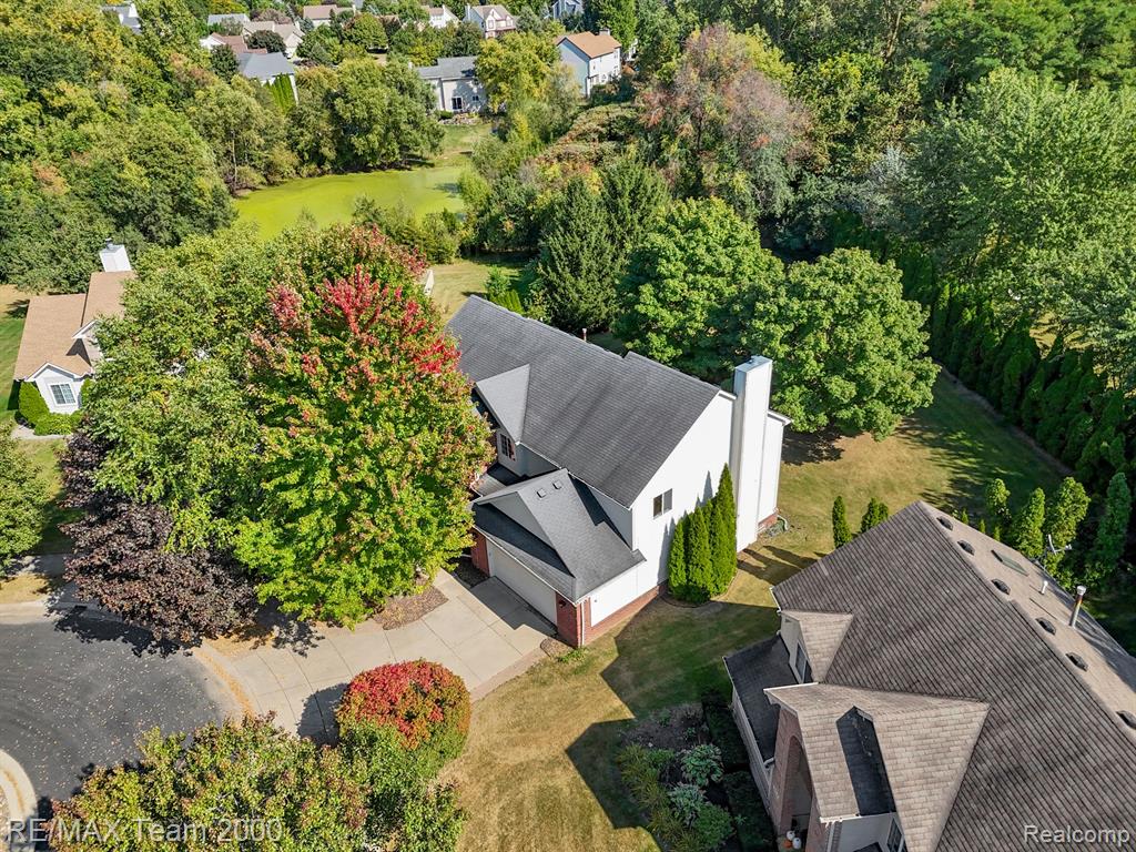 Greenlawn Ave, Commerce Township, MI 48382