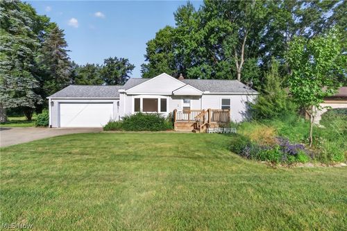 5612 Fitch Rd, North Olmsted, OH, 44070-4435 | Card Image