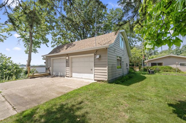 2 garage stalls on the shop | Image 55