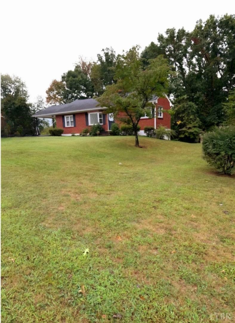 Ridge St, Hurt, VA 24563