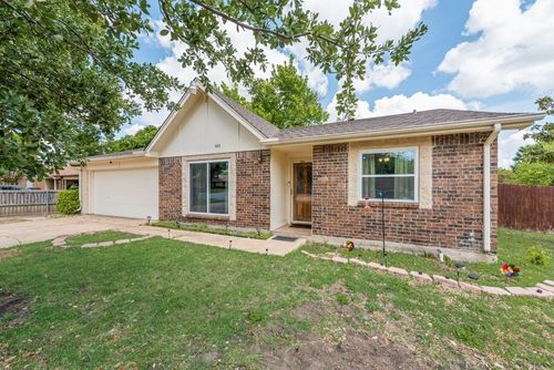 905 Pepperidge Ct, Lancaster, TX, 75134-2001 | Card Image
