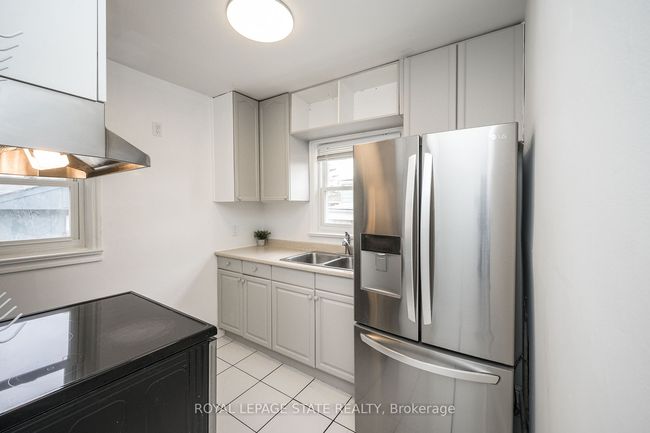 137 Allenby Ave, House other with 3 bedrooms, 3 bathrooms and 7 parking in Hamilton ON | Image 9