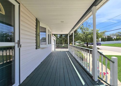 73 Peconic St, Selden, NY, 11784-2740 | Card Image